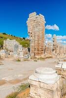 pintoresco restos de el antiguo ciudad de perge en pavo. perge abierto aire museo. foto