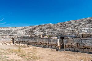 pintoresco restos de el antiguo ciudad de perge en pavo. perge abierto aire museo. foto