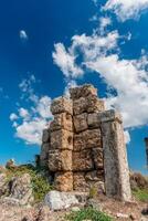 pintoresco restos de el antiguo ciudad de perge en pavo. perge abierto aire museo. foto