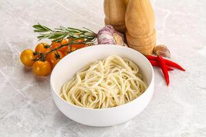 tradiciona asiático cocina - udon fideos foto