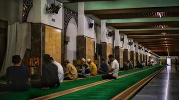 The uniqueness of the Ampel Surabaya mosque which is currently busy. May 31, 2022 photo
