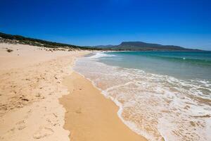 bolonia playa un costero pueblo en el municipio de tarifa en el provincia de cadiz en del Sur España. foto