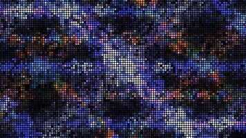 lila pixelated bakgrund imiterar digital vattenfall, sömlös slinga. design. lysande mönster med suddig Ränder och rör på sig partiklar. video