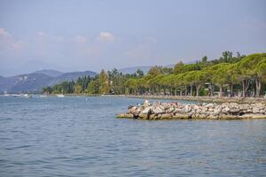 panorama de garda lago en lazise 4 4 foto