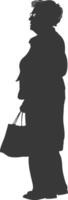 silueta mayor mujer con compras cesta lleno cuerpo negro color solamente vector