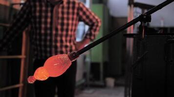 The process of making glass decor with glassblower video