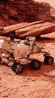 mars rover ausdauer erkundet den roten planeten. von der nasa bereitgestellte elemente. video