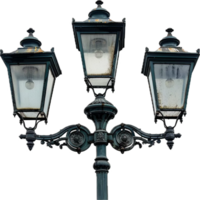 Clásico calle lámpara con iluminado bulbo de cerca. png