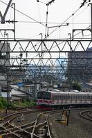 viajero diario al trabajo línea o eléctrico tren en Jacarta, Indonesia. foto