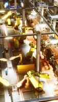 productie van auto-assemblagelijnen in autofabriek; video