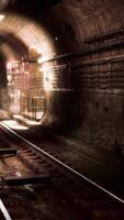 sombre vieux tunnel de métro métro abandonné video