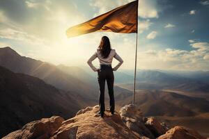 mujer de negocios en pie parte superior de montaña ganador naranja bandera en espalda vista, generado ai foto