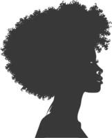 silueta mujer con afro pelo estilo lleno cuerpo negro color solamente vector