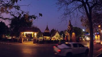 chiang maj, thailand - 15:e februari, 2024 - wat lok moli är en buddist tempel i chiang maj, nordlig thailand. de tempel är belägen på de norr sida video