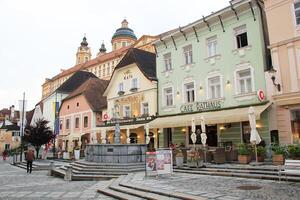 Melk, Austria - mayo 21 2024 fiambre Melk abadía y Melk antiguo pueblo en Austria foto