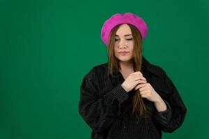 joven hermosa mujer terminado aislado croma llave antecedentes aplaudiendo después presentación en un conferencia foto