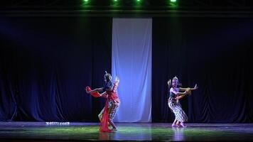 tradicional dança desempenho em etapa video