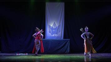 tradicional danza actuación en etapa video