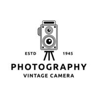 Clásico cámara fotografía etiqueta, logo modelo con retro tipografía. vector