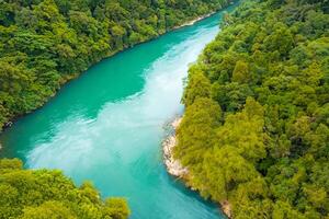 asombroso paisaje experiencia el belleza de un sereno río, encantador aire, y lozano arboles en un pintoresco ajuste ese cautiva el alma y refresca el espíritu foto