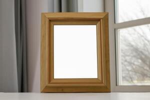Natural Mockup Photo Paper on Wooden Table for a Realistic and Authentic Presentation, Perfect for Showcasing Designs with a Natural Feel