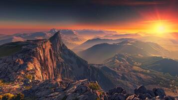 montaña paisaje a puesta de sol con escabroso acantilados noche ver de rocoso montañas. concepto de naturaleza, aventura, al aire libre exploración, maravilloso paisaje foto