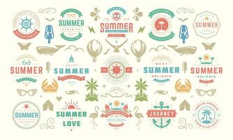 verano etiquetas y insignias diseño conjunto retro tipografía para carteles y camisetas vector