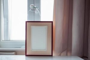 Natural Mockup Photo Paper on Wooden Table for a Realistic and Authentic Presentation, Perfect for Showcasing Designs with a Natural Feel