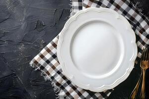 plato tenedor mesa paño foto