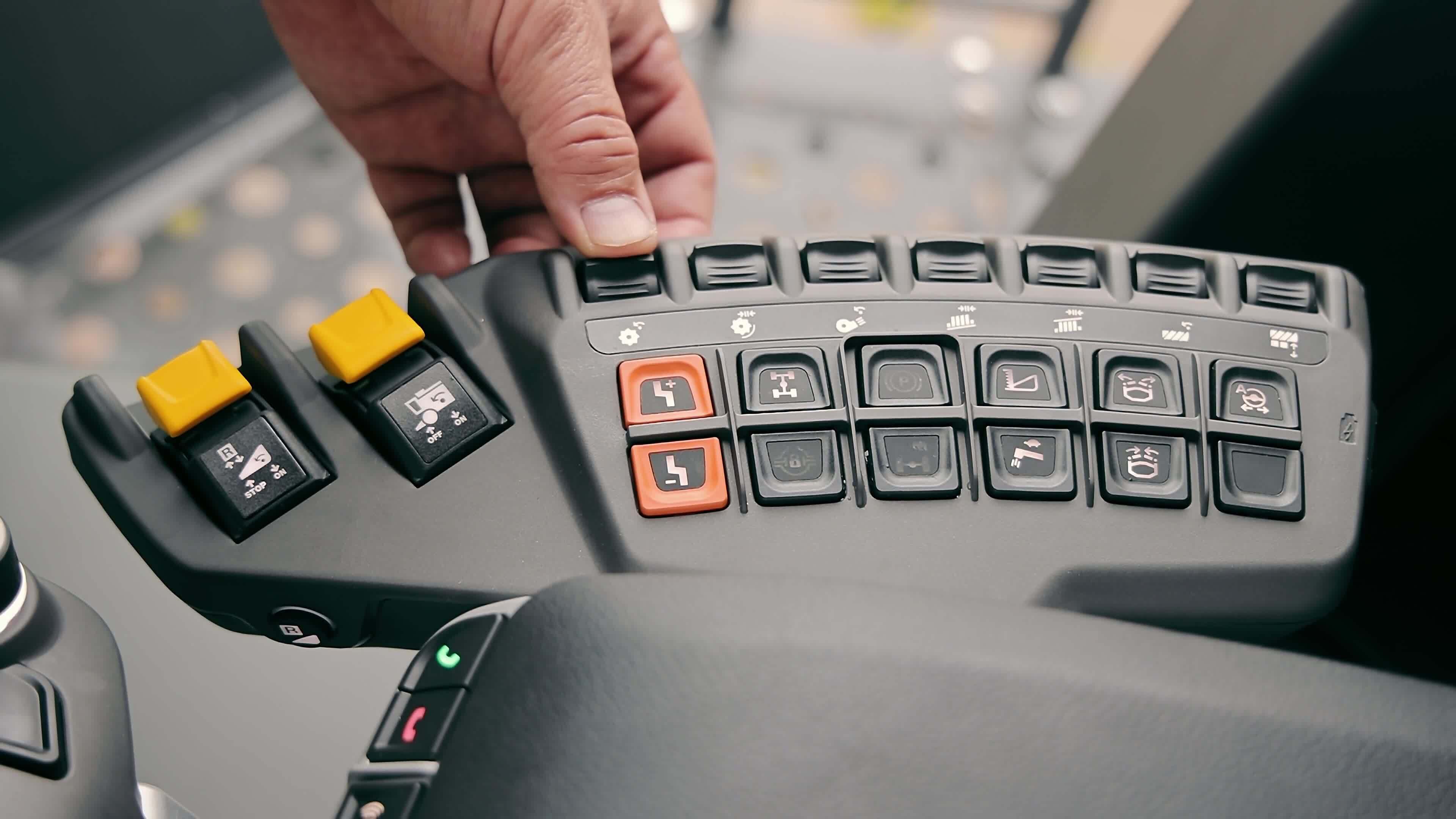 Keys for controlling the functions of the Combine. The combiner