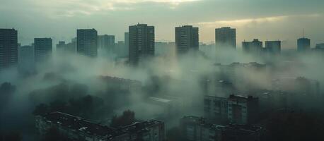 brumoso paisaje urbano con alto edificios y un brumoso atmósfera. el niebla es entonces grueso ese eso oscurece el edificios y hace eso difícil a ver el detalles foto