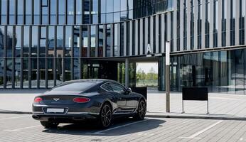 minsk, bielorrusia, mayo 17, 2024 - bentley continental gt foto