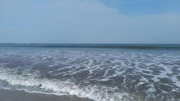 a view of the ocean from the beach photo