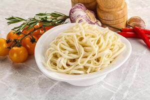 tradiciona asiático cocina - udon fideos foto