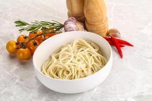 tradiciona asiático cocina - udon fideos foto