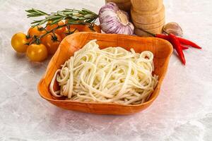 tradiciona asiático cocina - udon fideos foto
