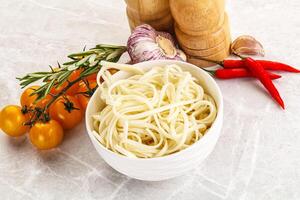 tradiciona asiático cocina - udon fideos foto