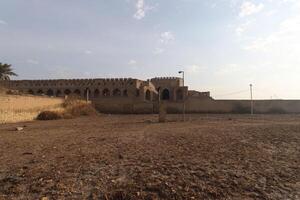 a Bab Al Dhafriyah , or Bab Al Wastani, dates back to the era of the rule of Al Mustadhir Al Abbasi, and it was not completed during his reign until his son Al Mustarshid completed it in 1123 AD photo