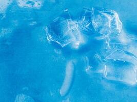 icecubes background,icecubes texture,icecubes wallpaper,ice helps to feel refreshed and cool water from the icecubes helps the water refresh your life and feel good.ice drinks for refreshment business photo