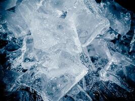 icecubes background,icecubes texture,icecubes wallpaper,ice helps to feel refreshed and cool water from the icecubes helps the water refresh your life and feel good.ice drinks for refreshment business photo
