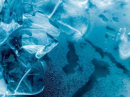icecubes background,icecubes texture,icecubes wallpaper,ice helps to feel refreshed and cool water from the icecubes helps the water refresh your life and feel good.ice drinks for refreshment business photo