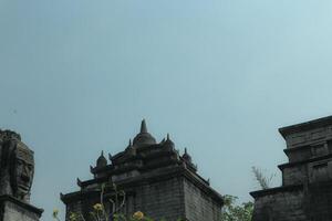 architecture and decoration of the upper part of the temple and statue arrangement in the entertainment venue photo
