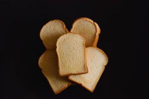 Fresh bread in the morning with soft sunlight from the oven Bakery products, Fragrant crispy bread Morning fresh bread, Bread on the shelf. photo