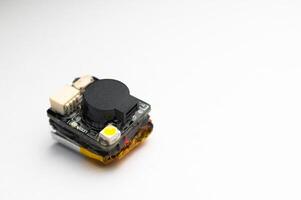 Autonomous search beacon with autonomous battery and search speaker for drones photo