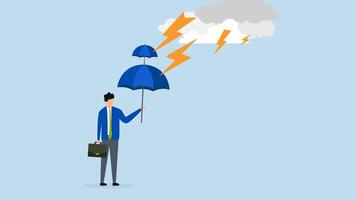 extra proteccion para tormenta adelante, 4k animación de empresario sostiene un doble capa paraguas a proteger en contra el tormenta. video