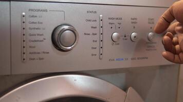 Setting the program and Controlling the washing machine appliance for wash video