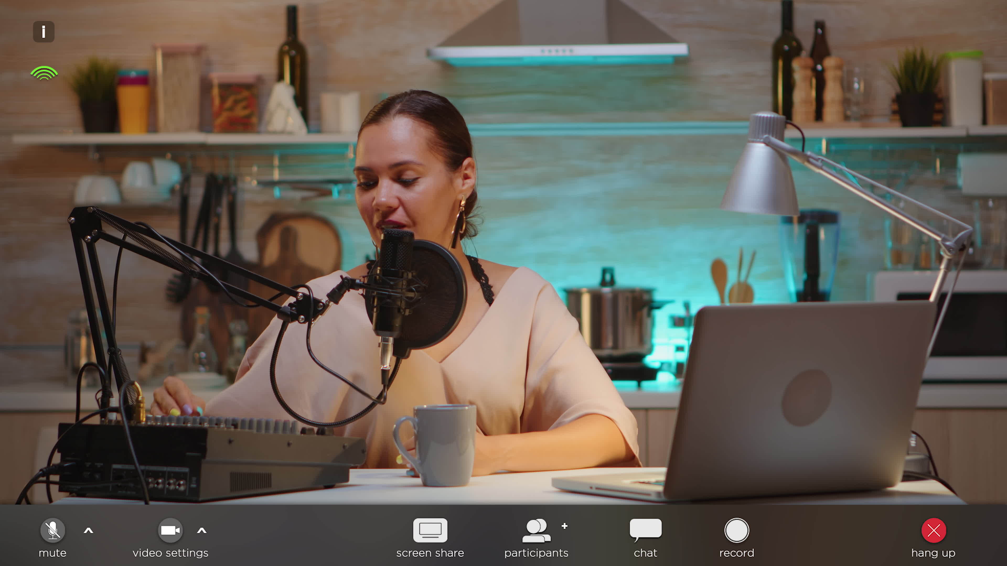 The Influencer Everyone'S Talking About: Mrsjones011 - vx6wd3h