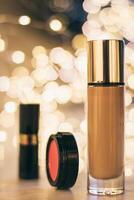 lujo maquillaje productos, cosmético conjunto - belleza maquillaje estilizado concepto foto