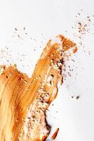 aplastada maquillaje productos - belleza y productos cosméticos estilizado concepto foto