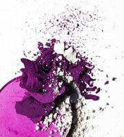 aplastada maquillaje productos - belleza y productos cosméticos estilizado concepto foto
